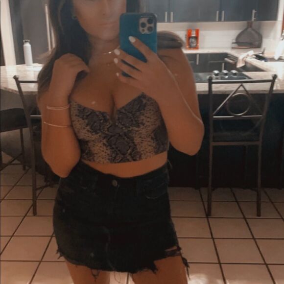 Blue life snake crop top - Picture 3 of 3